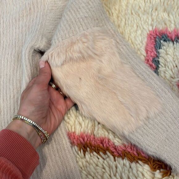 Miss Koo Paris pink sweater with Fur Patches - Picture 3 of 6